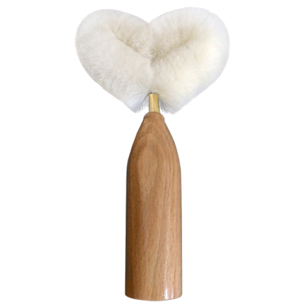 国产丝绸心形刷 / Japanese Silk Heart Brush