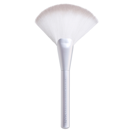 HOLOGRAPHIC HALO SWEEPING HIGHLIGHTING BRUSH / NYX Professional Makeup