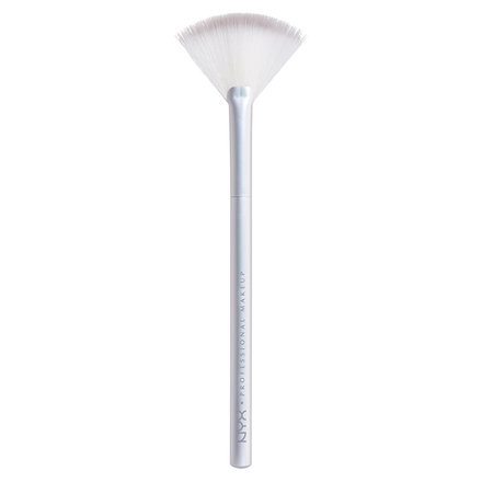 HOLOGRAPHIC HALO MICRO HIGHLIGHTING BRUSH / NYX Professional Makeup