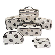 Pouch / MARY QUANT
