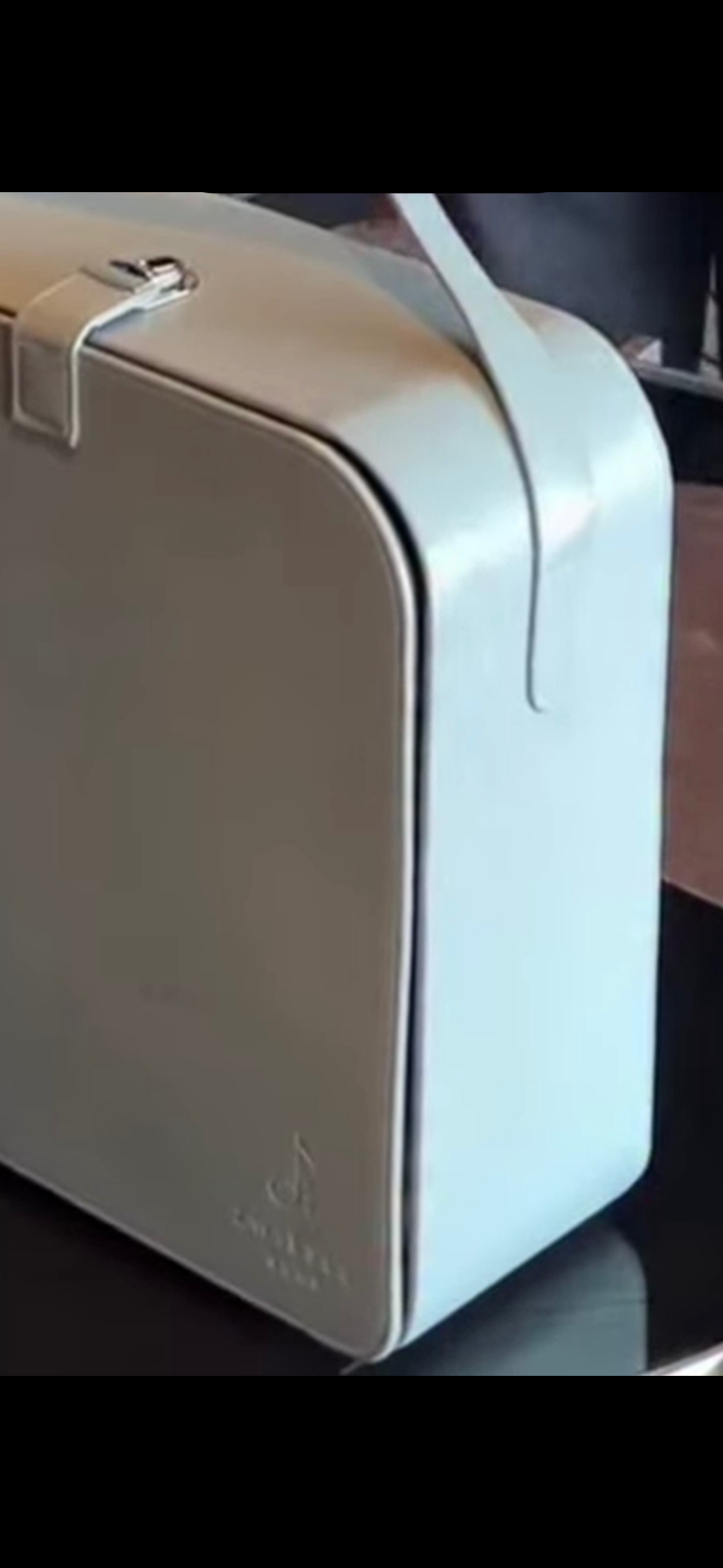 ���@�j�e�B�[�P�[�X�̃u�����h by �����݂��� �̉摜