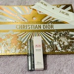 13269136 by MOY さん