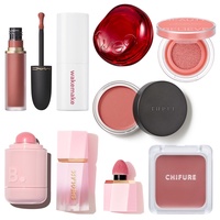 リップにもチークにも！何通りも使えるマルチコスメ14選